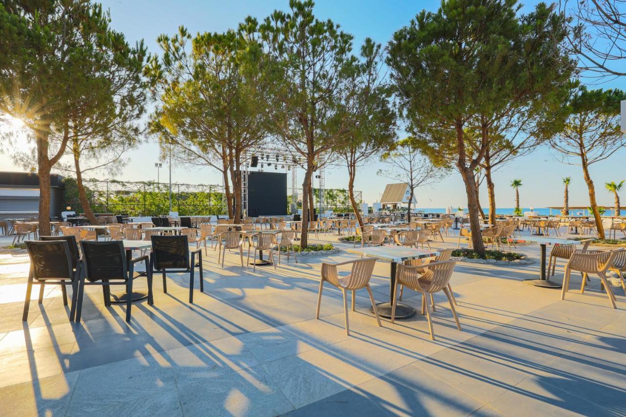 Crystal Centro Resort - Ultimate All Inclusive Antalya Bagian luar foto