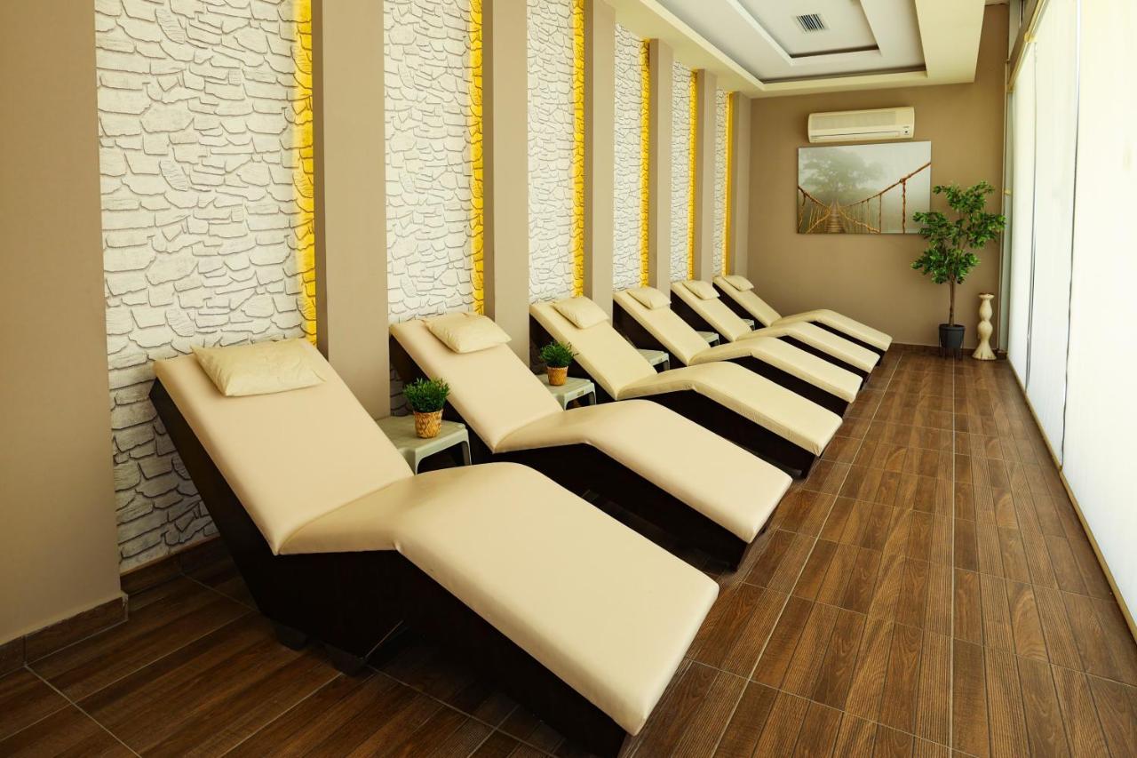 Crystal Centro Resort - Ultimate All Inclusive Antalya Bagian luar foto