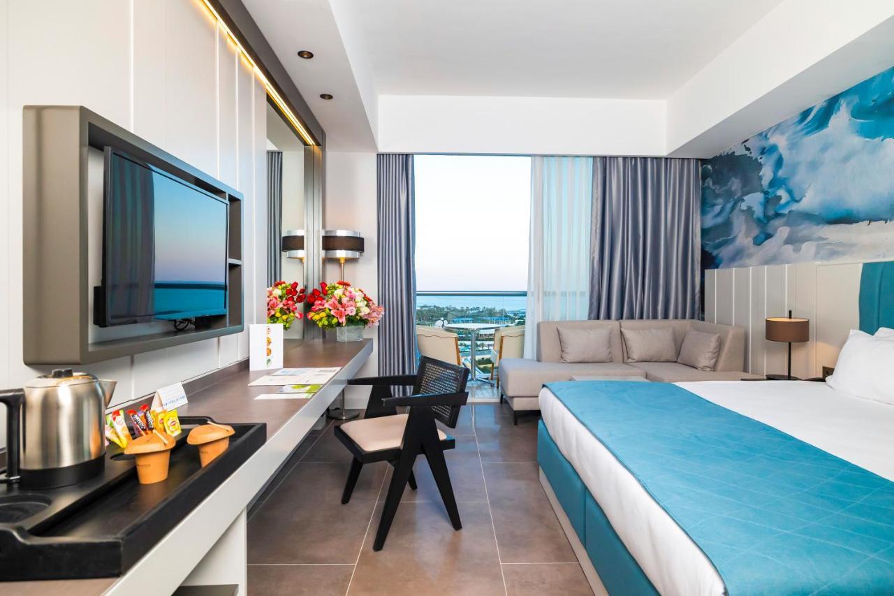 Crystal Centro Resort - Ultimate All Inclusive Antalya Bagian luar foto