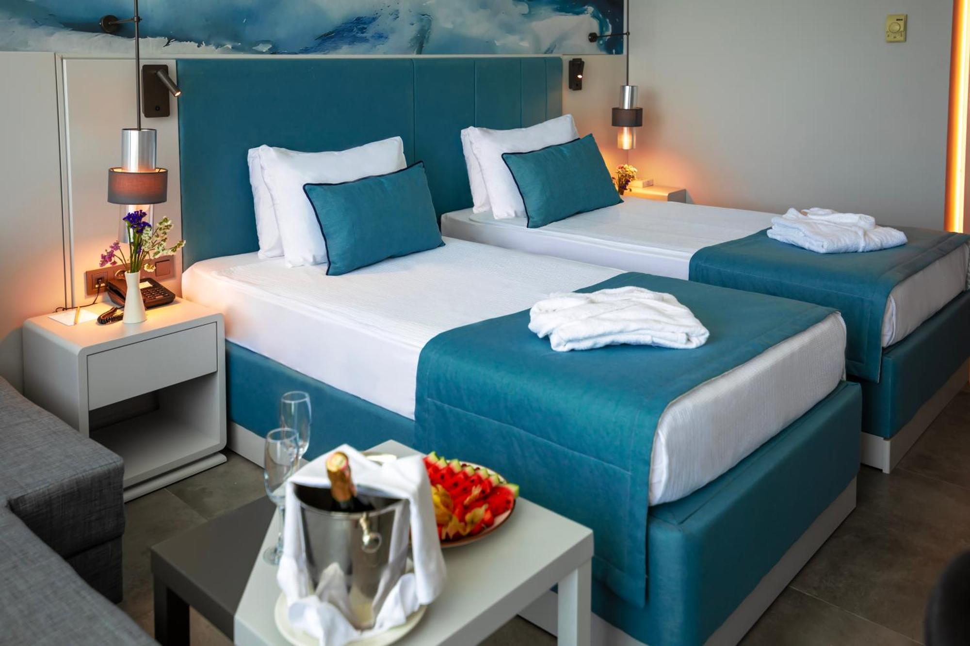 Crystal Centro Resort - Ultimate All Inclusive Antalya Bagian luar foto