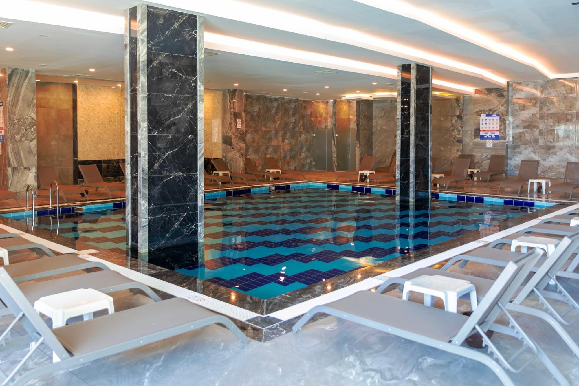 Crystal Centro Resort - Ultimate All Inclusive Antalya Bagian luar foto