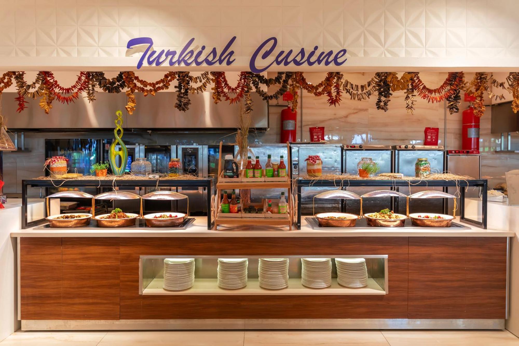 Crystal Centro Resort - Ultimate All Inclusive Antalya Bagian luar foto