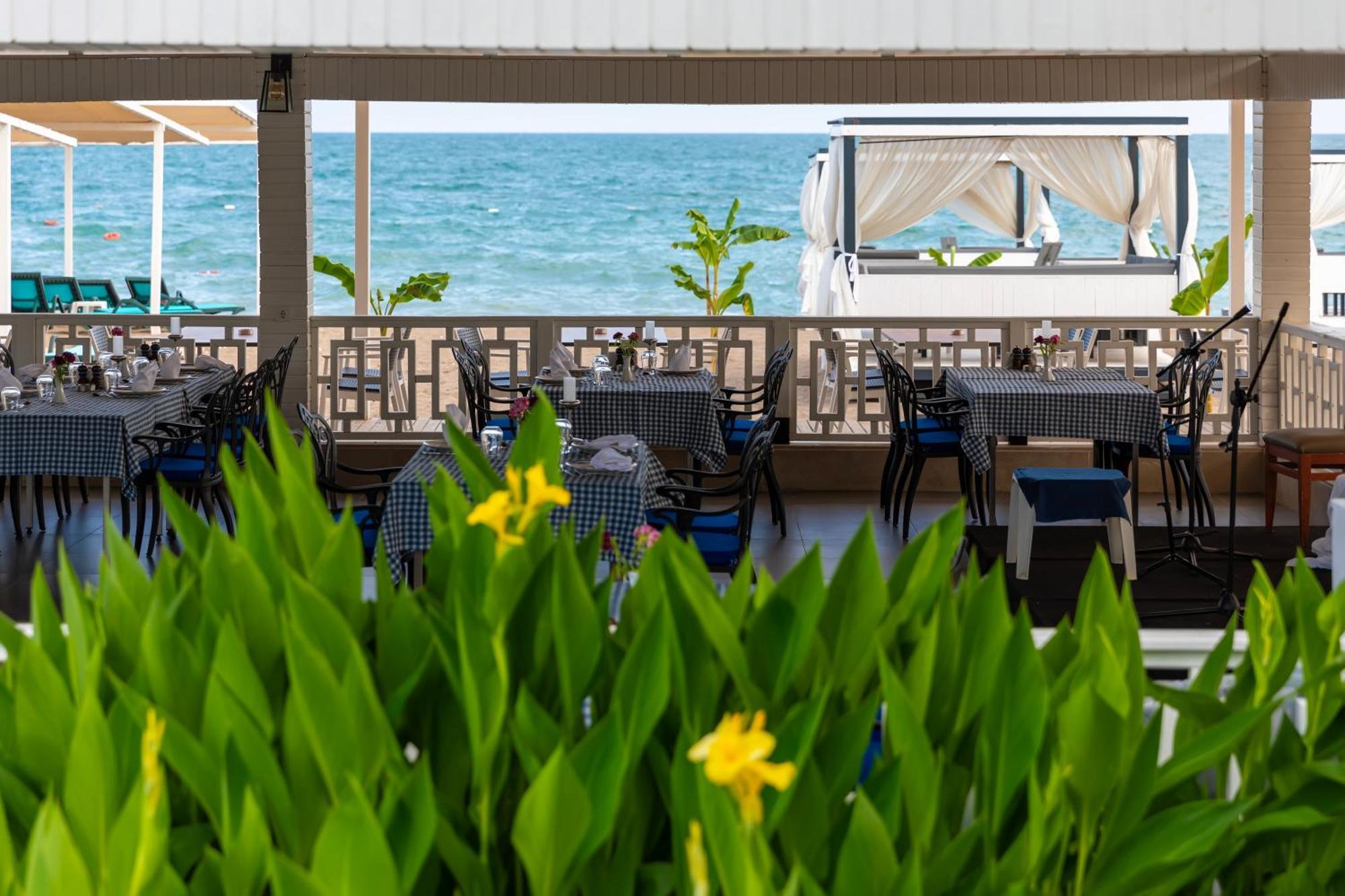 Crystal Centro Resort - Ultimate All Inclusive Antalya Bagian luar foto