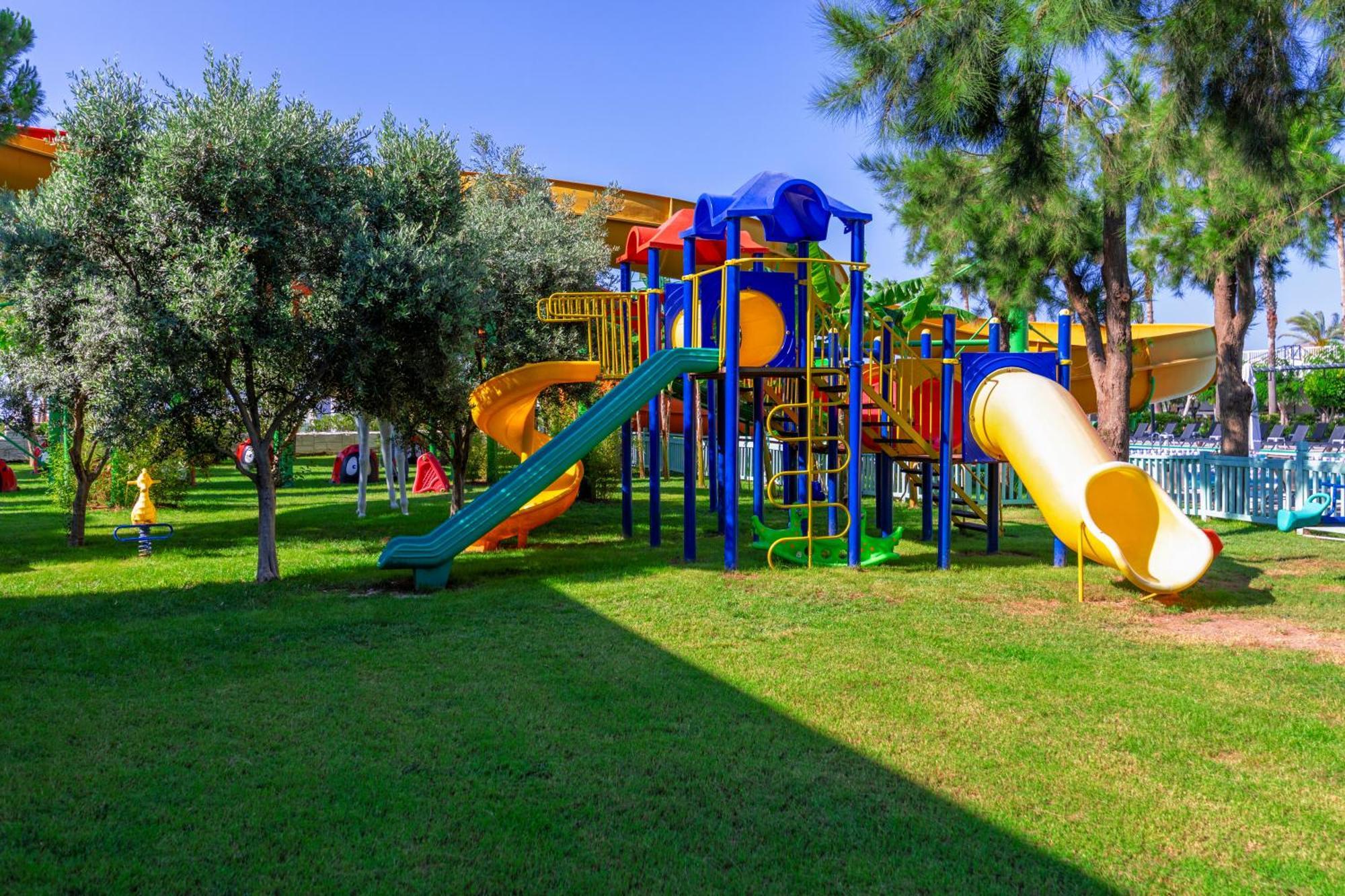 Crystal Centro Resort - Ultimate All Inclusive Antalya Bagian luar foto